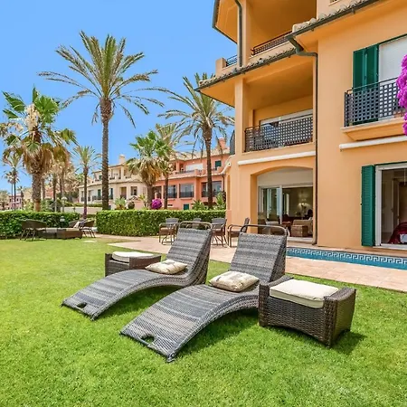 Yolo Spaces - - Puerto Boutique * Sotogrande