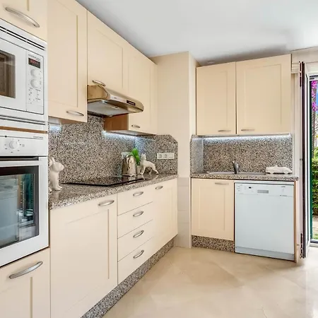 Yolo Spaces - - Puerto Boutique Apartment *
