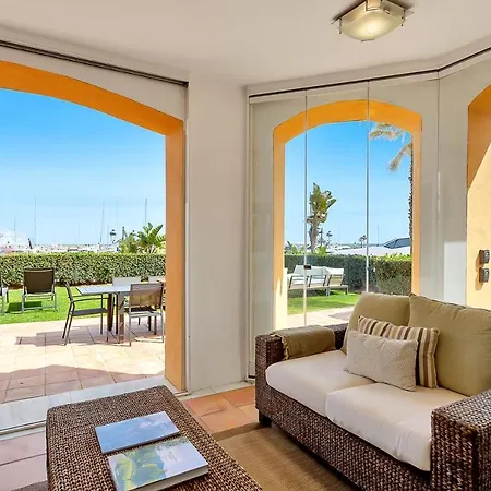 Yolo Spaces - - Puerto Boutique Sotogrande
