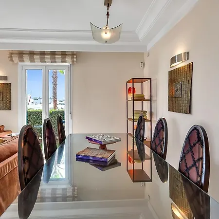 Yolo Spaces - - Puerto Boutique * Sotogrande