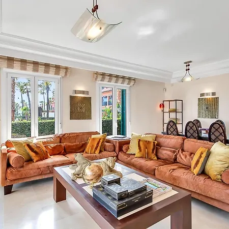 Yolo Spaces - - Puerto Boutique * Sotogrande