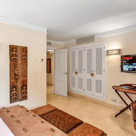 Yolo Spaces - - Puerto Boutique Sotogrande